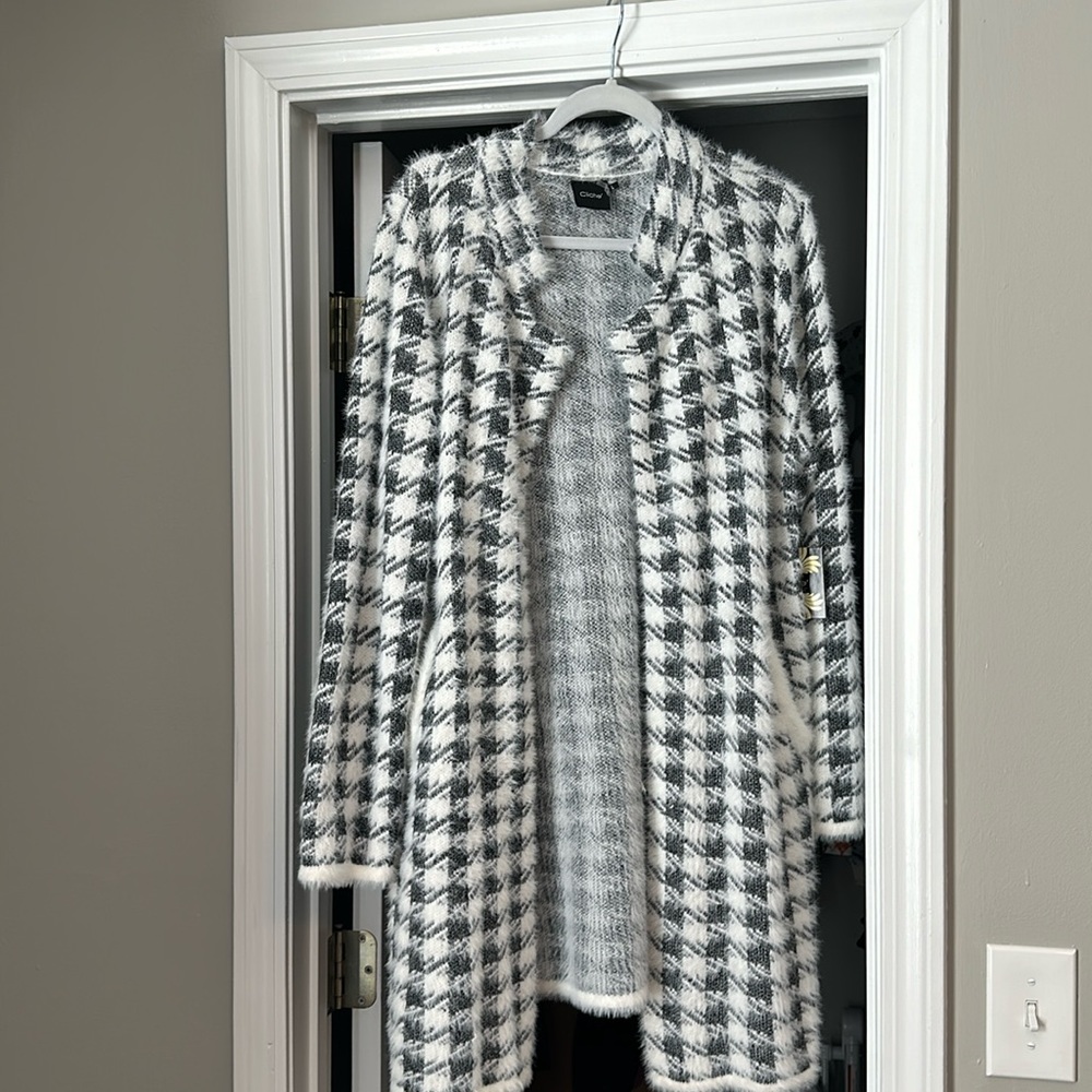 Cliche Houndstooth Cardigan